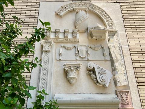 Analytiques in the Courtyard. 