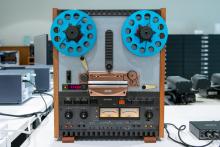 Reel to reel machine for digitizing media